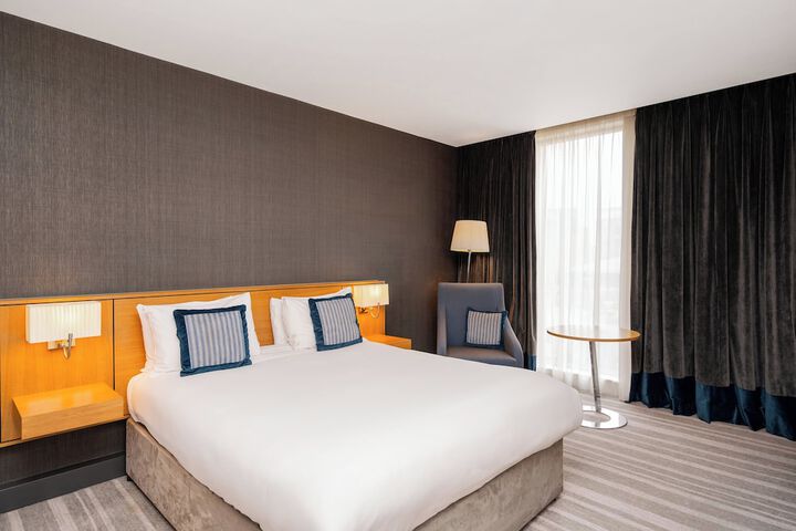 Room 26 of 150