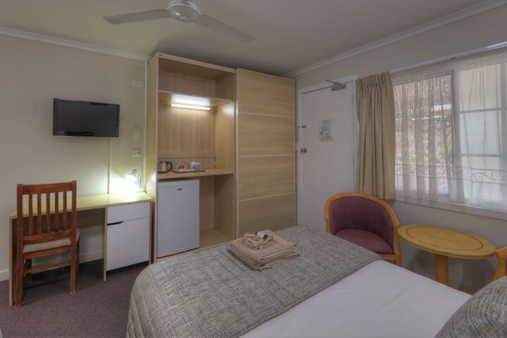 Room 5 of 31