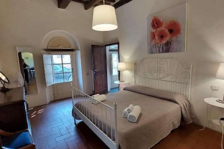 Room 6 of 35