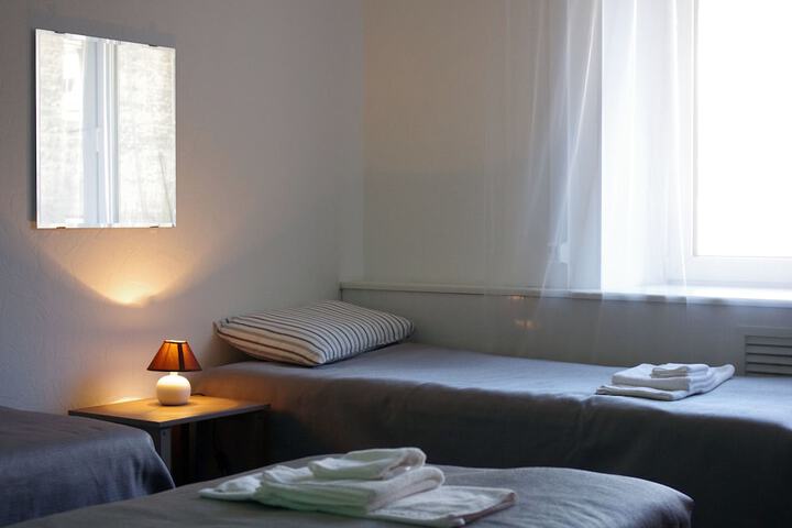 Room 2 of 25