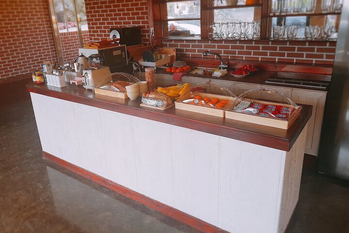Breakfast/Coffee Service 28 of 43