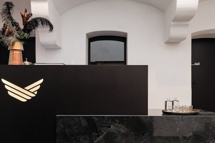 Entrance & Lobby