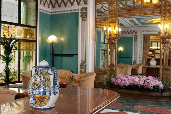Hotel Lobby