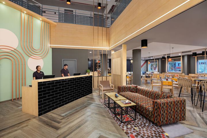 Entrance & Lobby