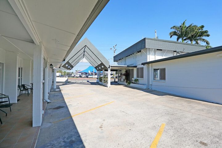 Property Grounds 16 of 19