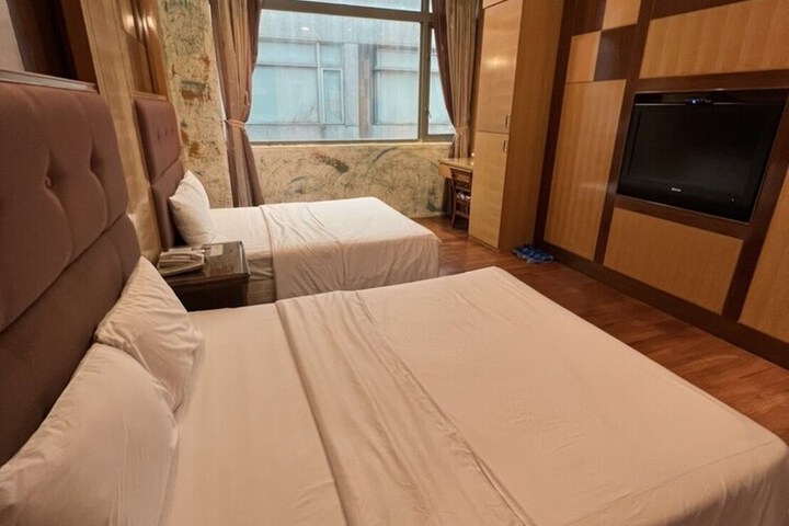 Room 48 of 79