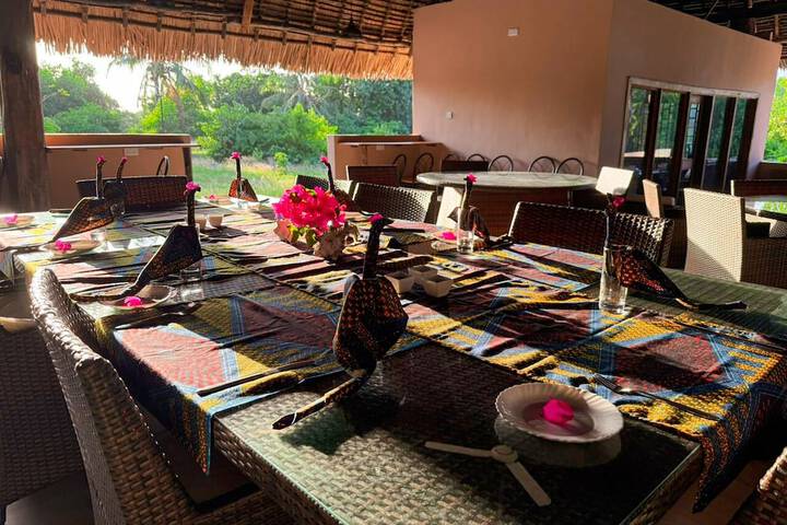 Dining 47 of 63