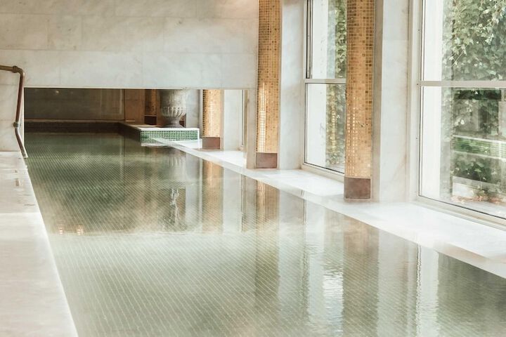 Hotel with Pool