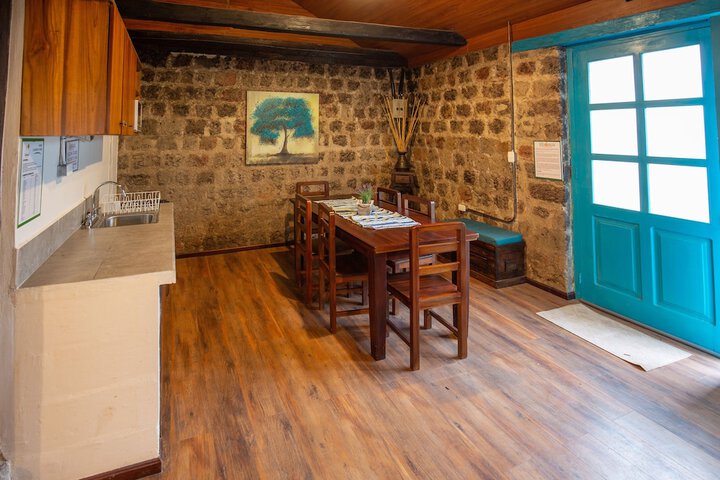Room 4 of 25