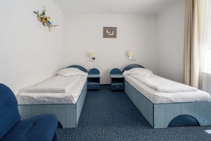 Room 10 of 22
