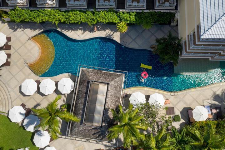 Pool 44 of 66