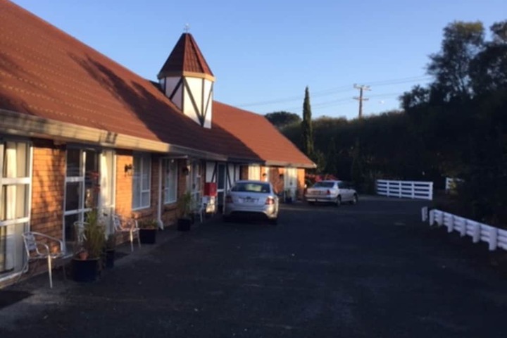 Castle Court Motel