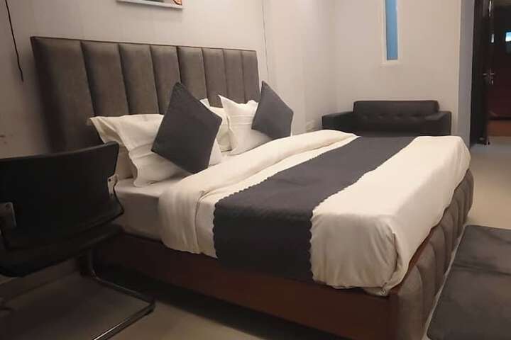 Room 5 of 26