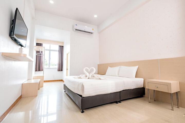 Room 7 of 48