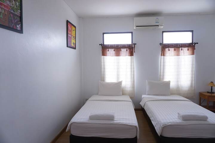 Room 13 of 64