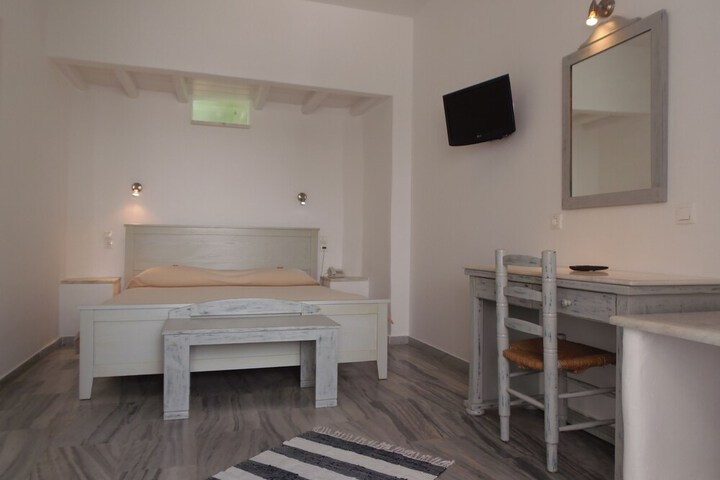 Room 6 of 54