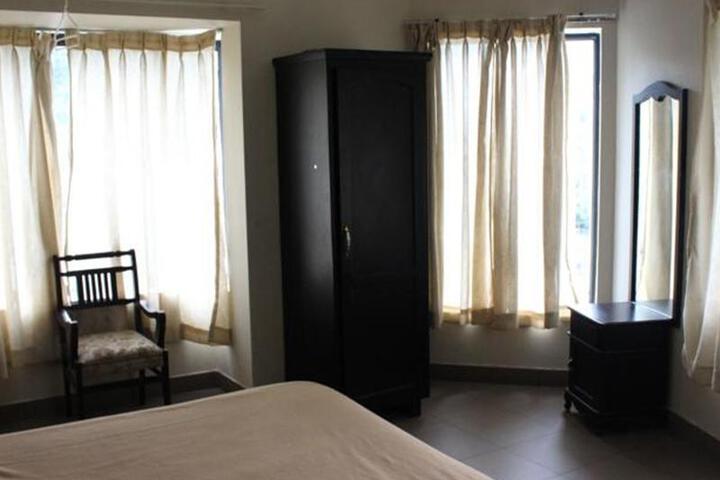 Room 3 of 7