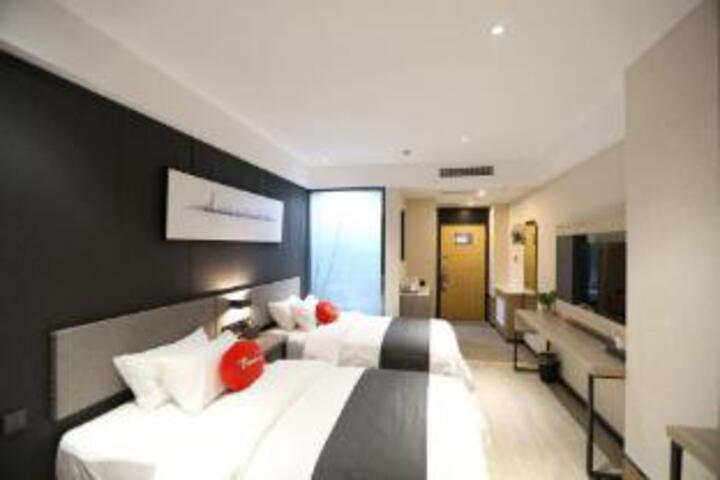 Room 13 of 13