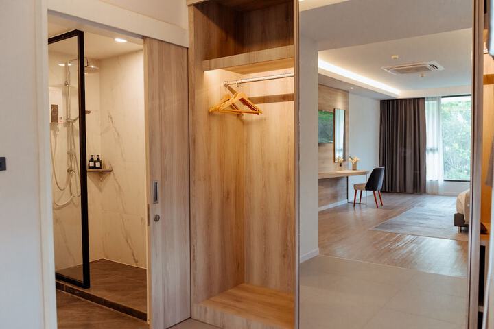 Room 16 of 49