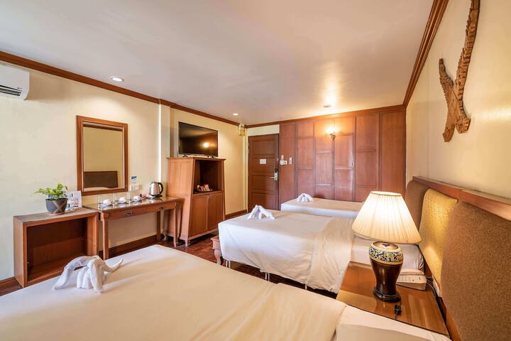 Room 12 of 39