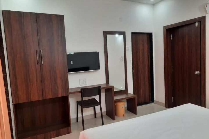 Room 3 of 22