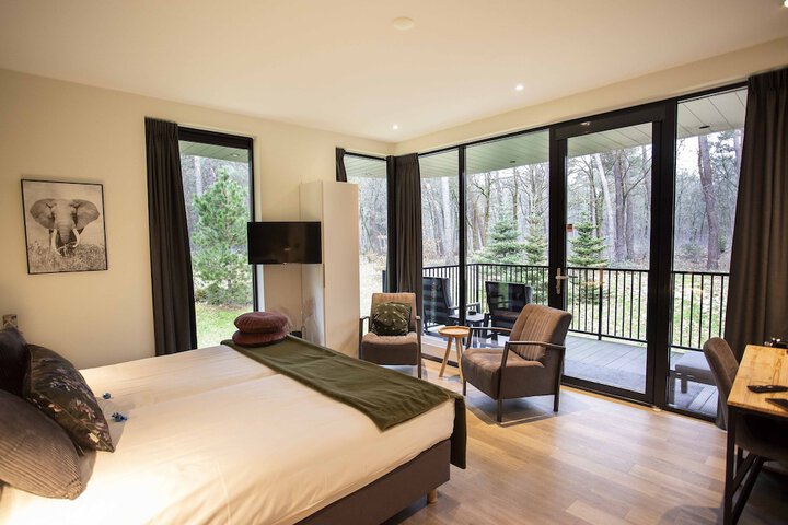 Room 8 of 38