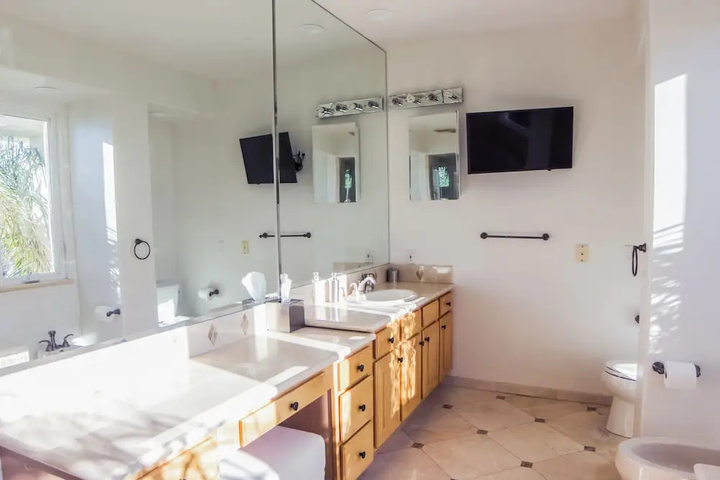 Room 9 of 21