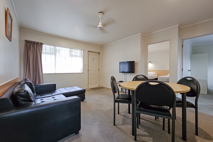 Room 52 of 83