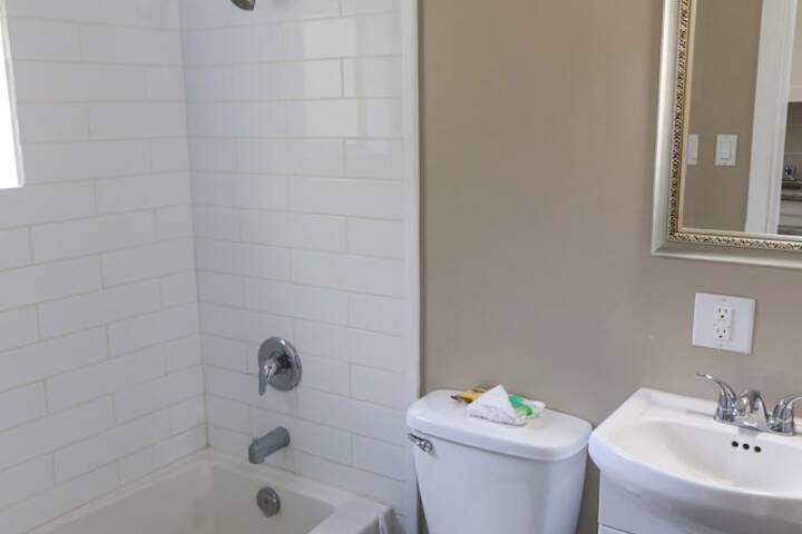 Room 124 of 176