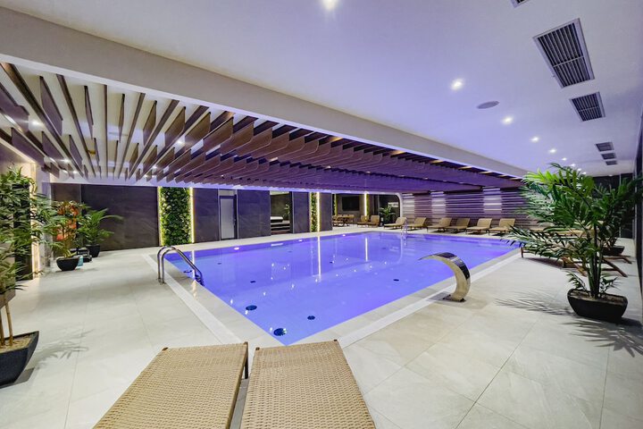 Pool 53 of 103