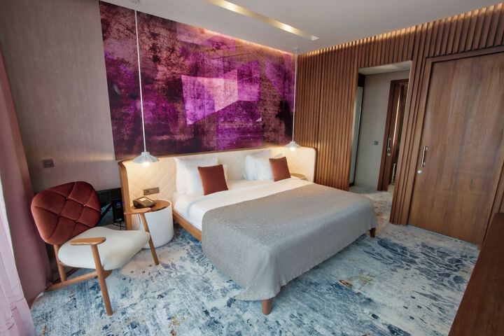 Room 28 of 81