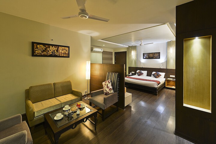 Room 9 of 24