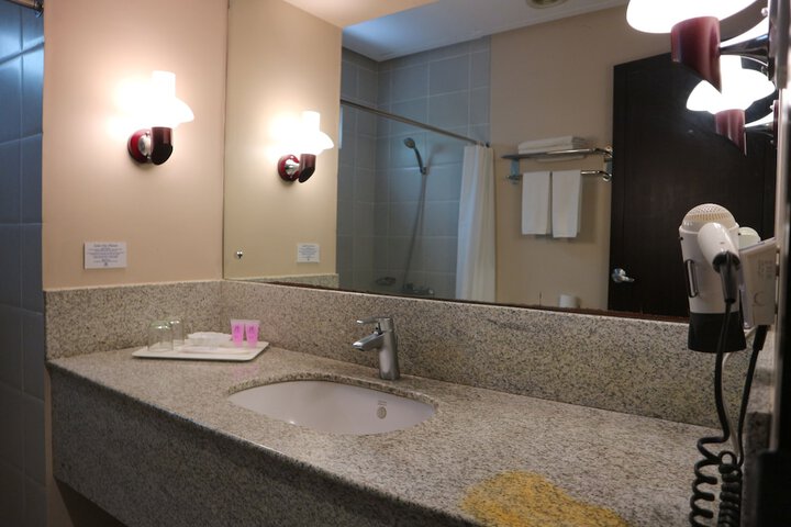 Room 19 of 37