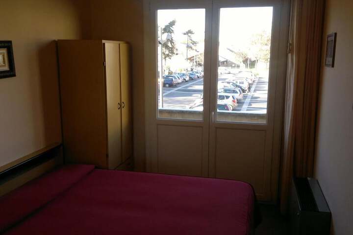 Room 12 of 34