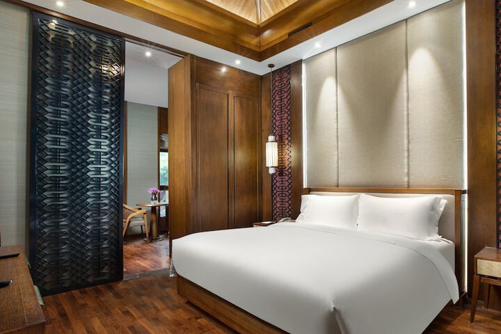 Room 16 of 132
