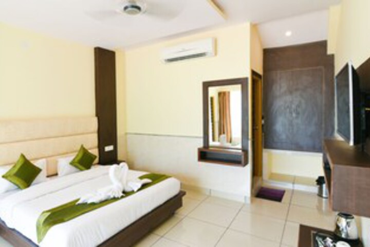 Room 37 of 40