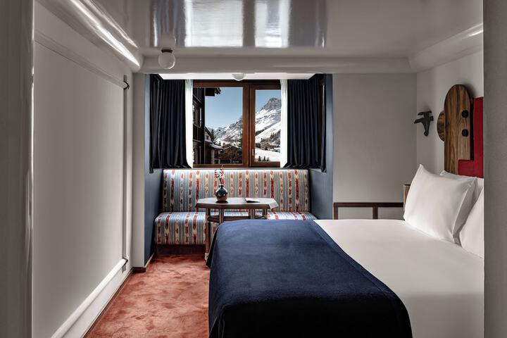 Room 27 of 71