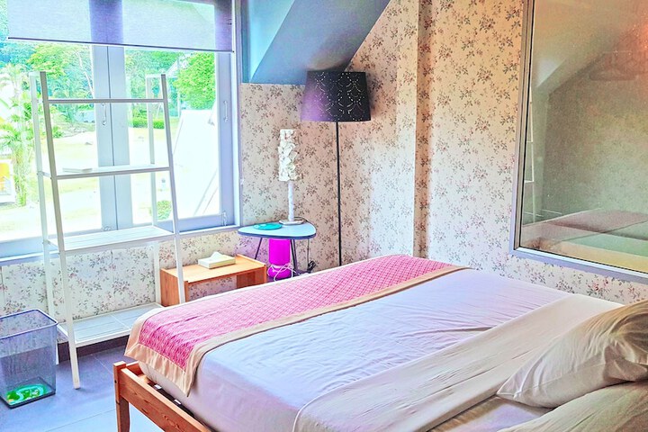 Room 93 of 194