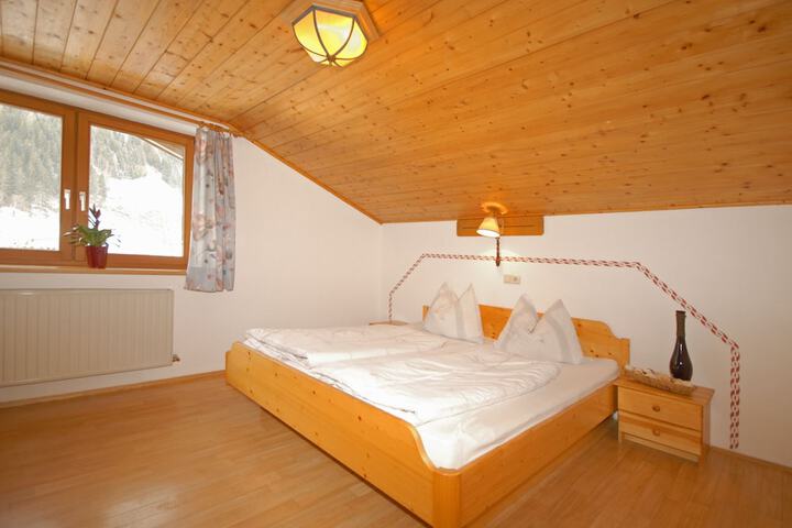 Room 6 of 40