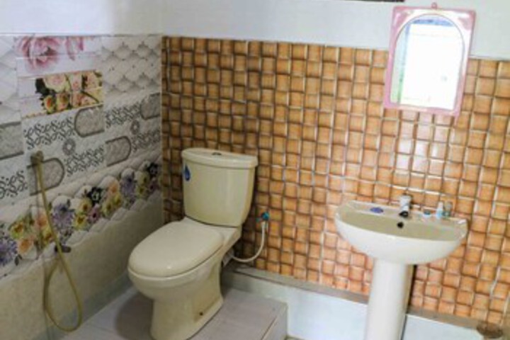 Room 6 of 14