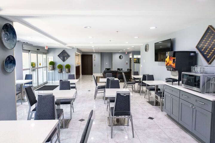Breakfast area