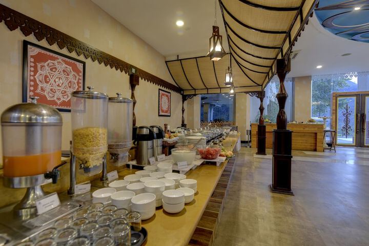 Breakfast/Coffee Service 35 of 62
