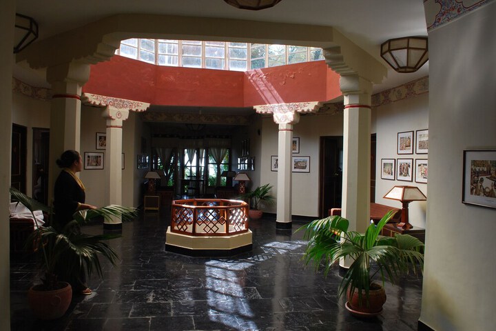 Ballroom/Hall 10 of 13