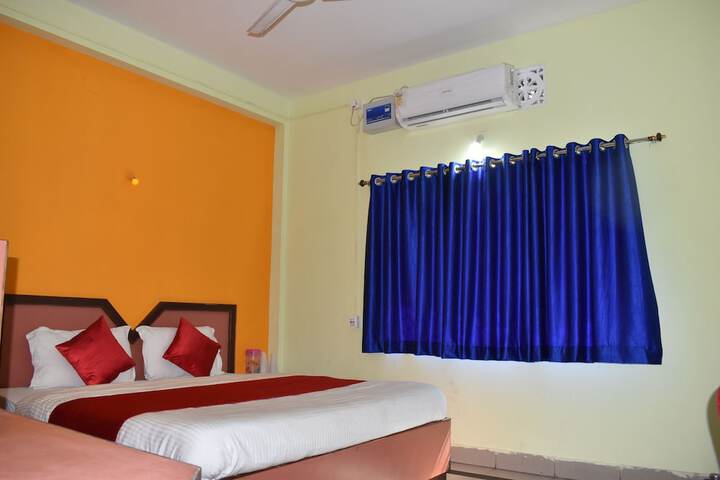Room 8 of 14