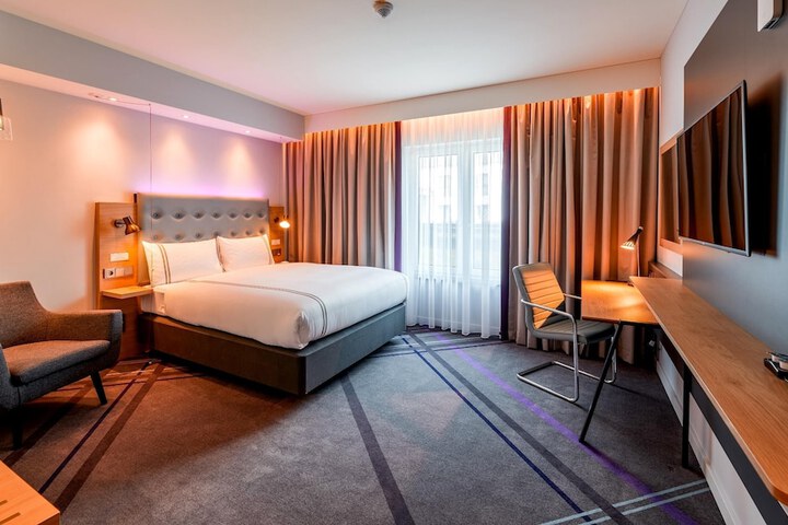 Room 7 of 20