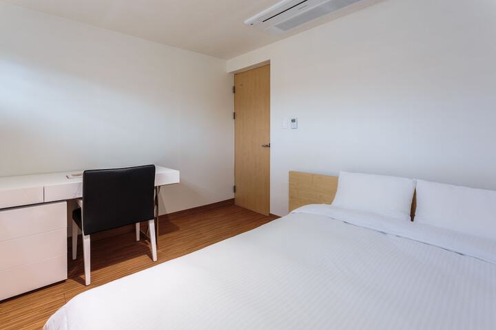 Room 16 of 69