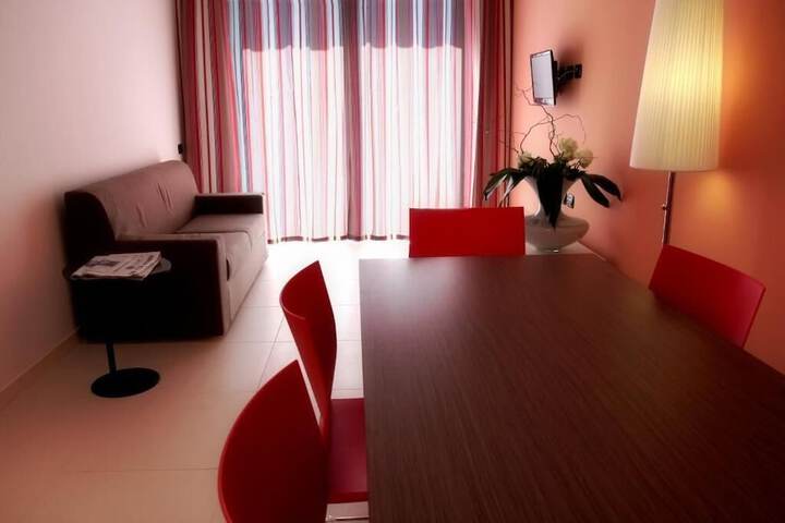 Room 32 of 86