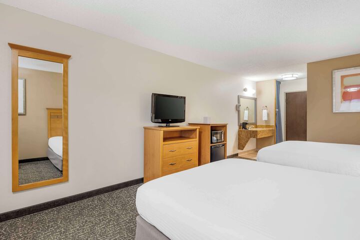 Room 11 of 37