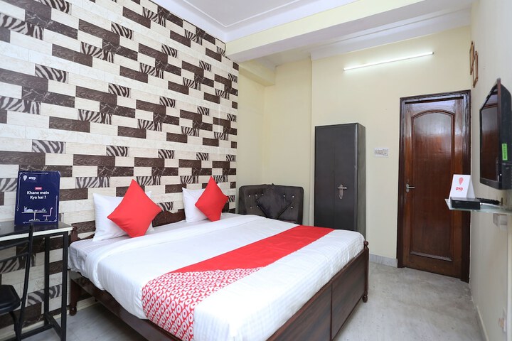 Room 10 of 23