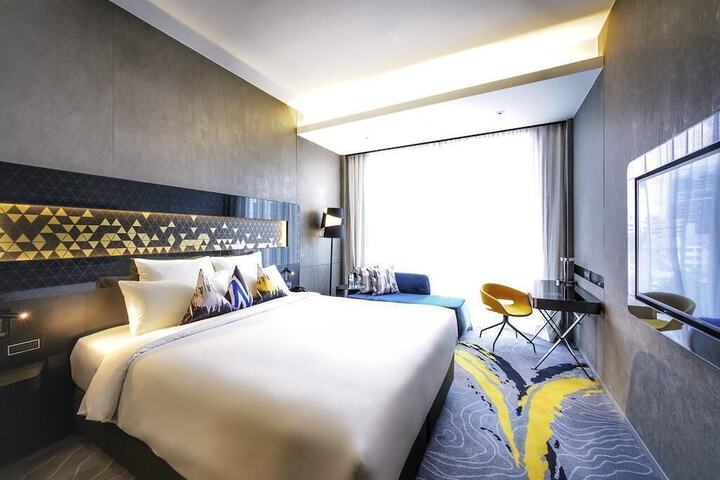 Room 12 of 74